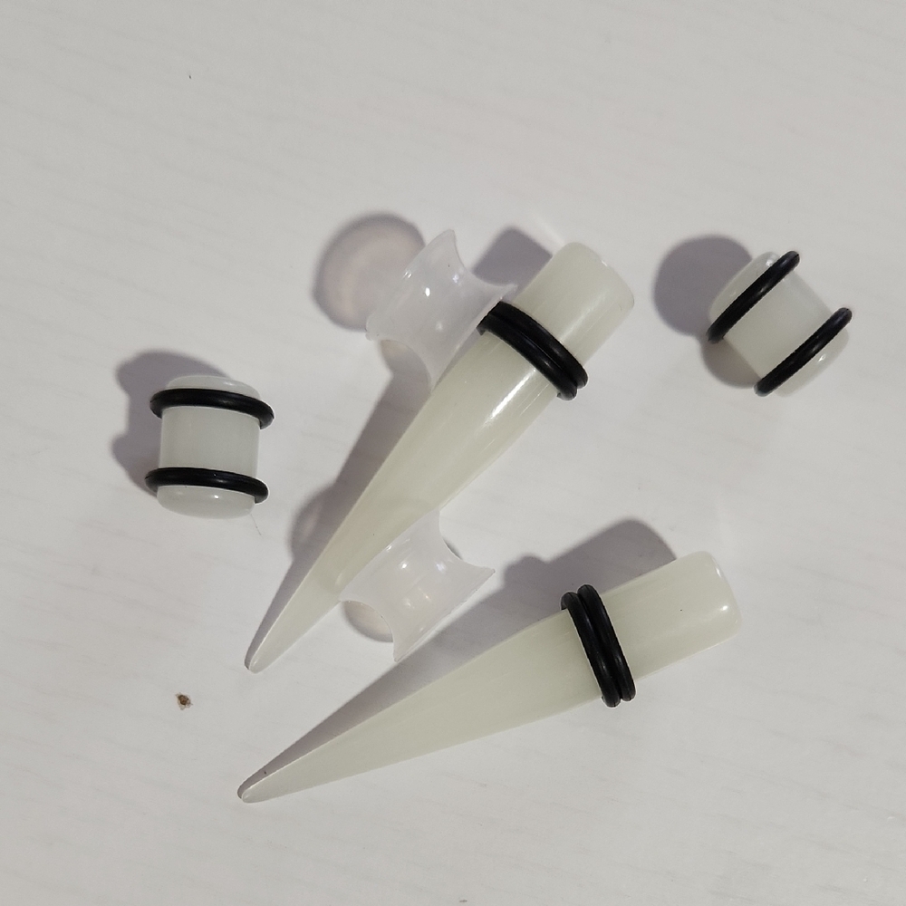 3 Piece Set White Taper and Plug Set